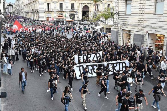 Palio-dAteneo-sfilata-studenti